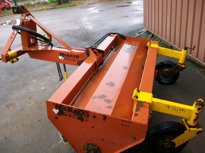 Traktor a típus Rabaud 720A28, Gebrauchtmaschine ekkor: SAINT LOUP (Kép 1)