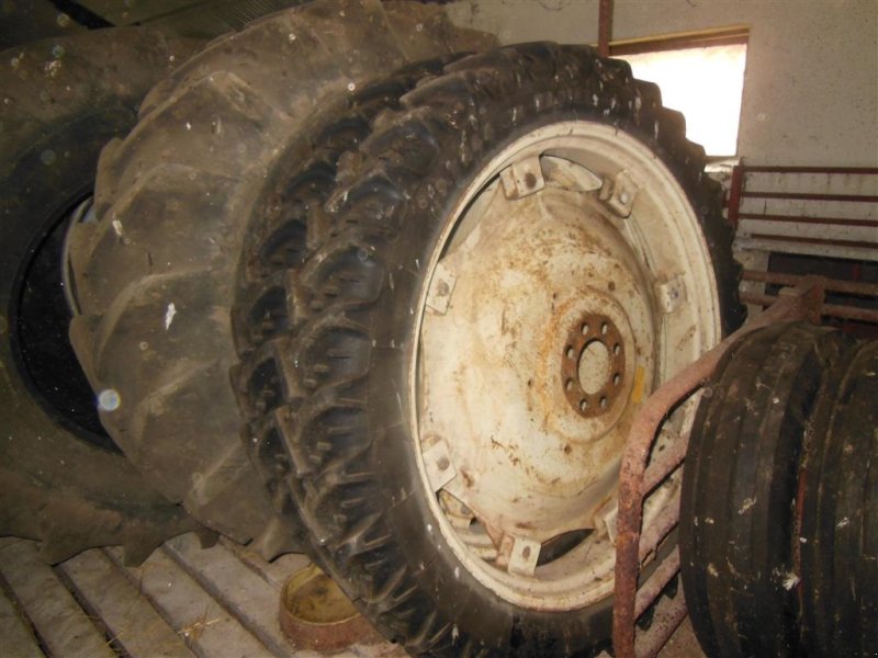 Pflegerad a típus Sonstige 9,5 R 44, passer til Ford traktor, Gebrauchtmaschine ekkor: Egtved (Kép 1)