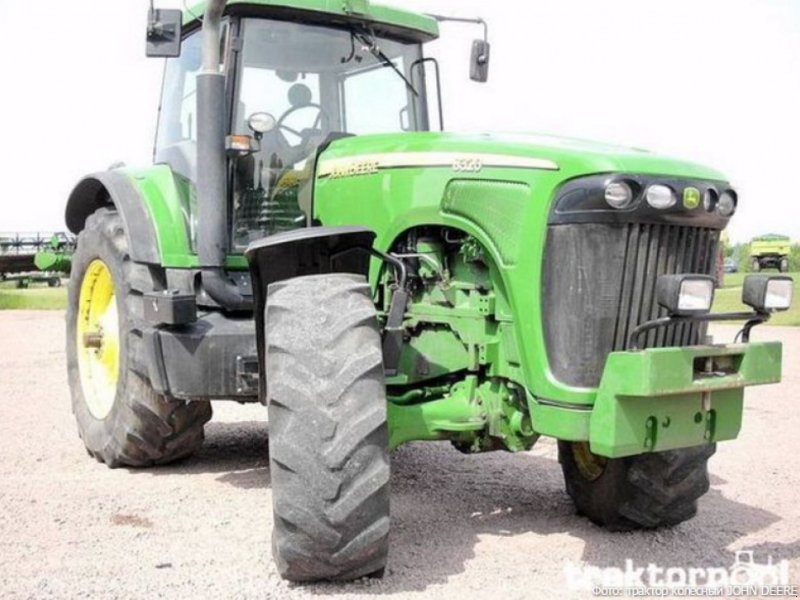 Oldtimer-Traktor a típus John Deere 8320, Neumaschine ekkor: Київ (Kép 1)