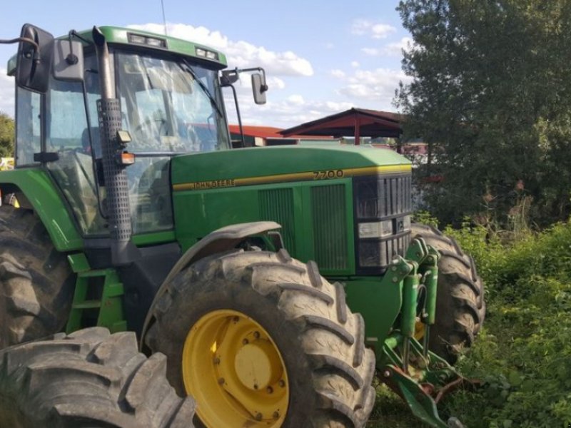 Oldtimer-Traktor a típus John Deere 7700,  ekkor: Подворки (Kép 1)
