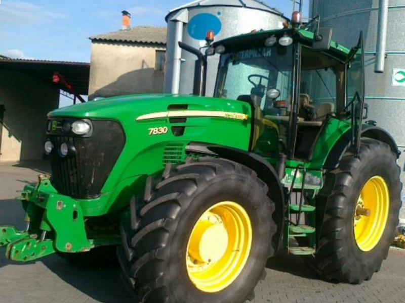 Oldtimer-Traktor a típus John Deere 7830, Neumaschine ekkor: Звенигородка (Kép 1)