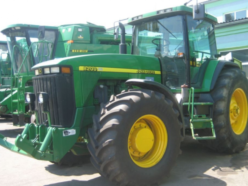 Oldtimer-Traktor a típus John Deere 8200, Neumaschine ekkor: Макаров