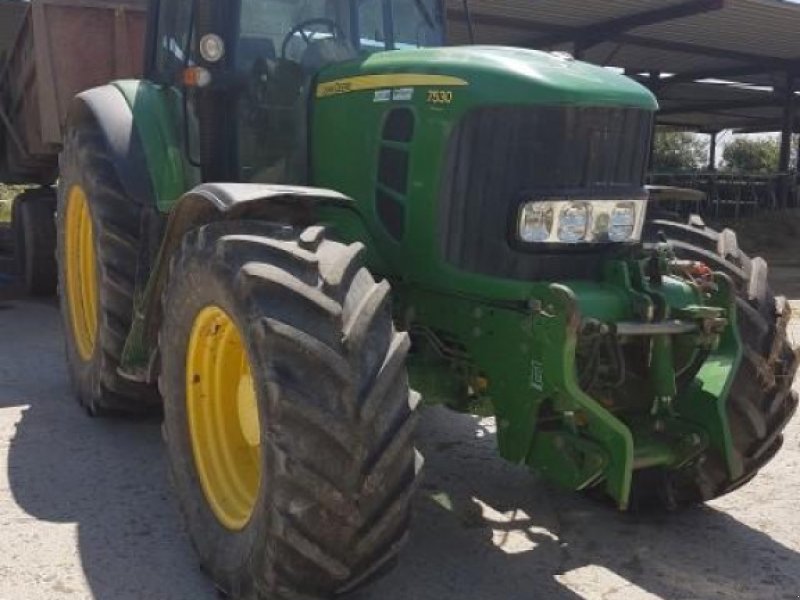 Oldtimer-Traktor a típus John Deere 7530 Premium, Neumaschine ekkor: Київ (Kép 1)