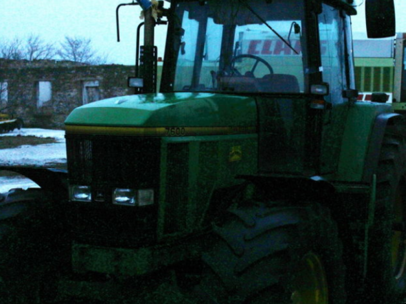 Oldtimer-Traktor a típus John Deere 7600, Neumaschine ekkor: Миколаїв