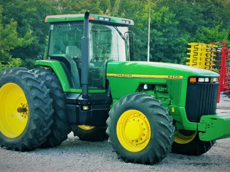Oldtimer-Traktor a típus John Deere 8400, Neumaschine ekkor: Біла Церква
