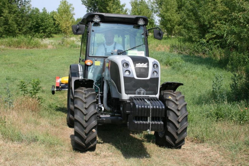 Oldtimer-Traktor a típus Antonio Carraro VL 90, Neumaschine ekkor: Київ (Kép 2)