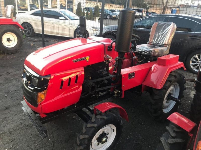 Oldtimer-Traktor a típus Antonio Carraro V 80, Neumaschine ekkor: Суми (Kép 1)