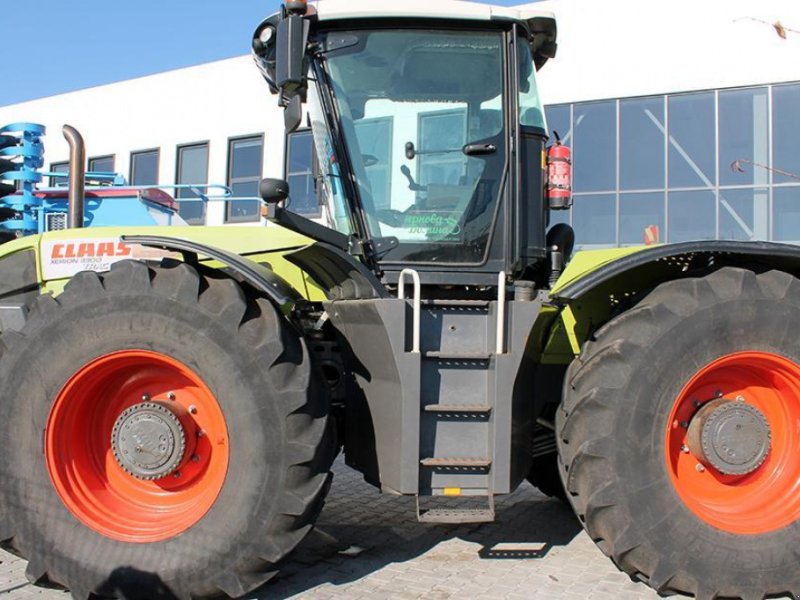 Oldtimer-Traktor a típus CLAAS Xerion 3300, Neumaschine ekkor: Харків (Kép 1)